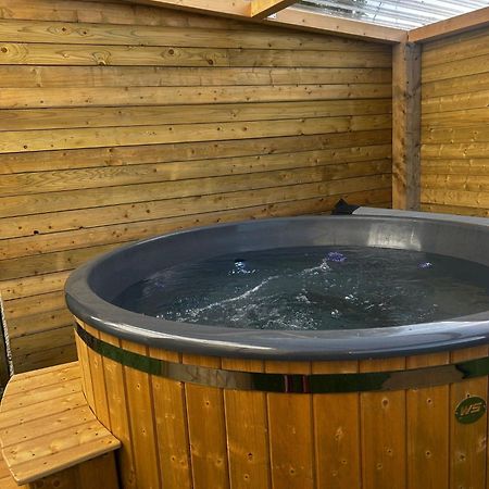The Alpaca Farmhouse With Hot Tub And Alpaca Experience Included Dromara Exterior photo